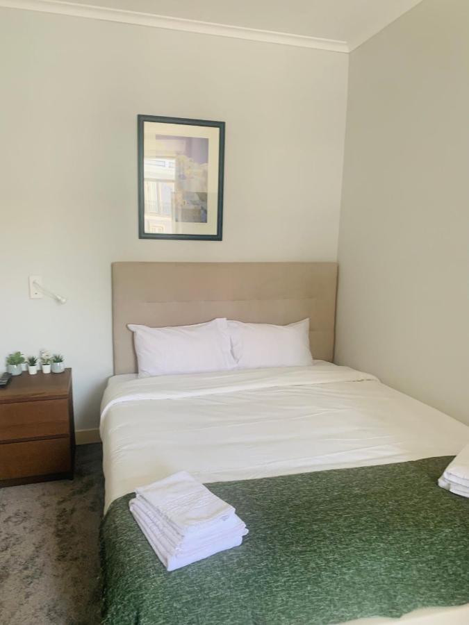 Sao Lazaro Bhuiyan Family Host Hotel ลิสบอน ภายนอก รูปภาพ