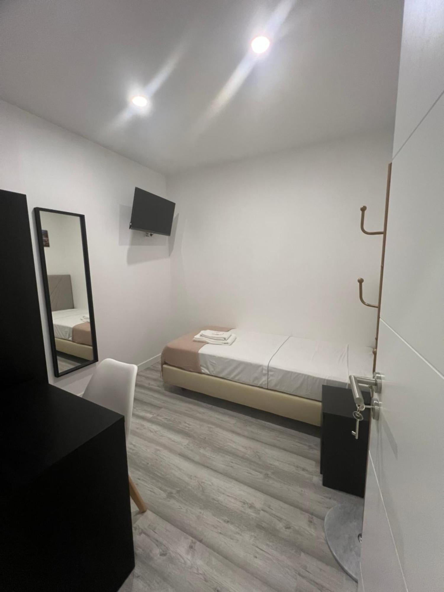 Sao Lazaro Bhuiyan Family Host Hotel ลิสบอน ภายนอก รูปภาพ