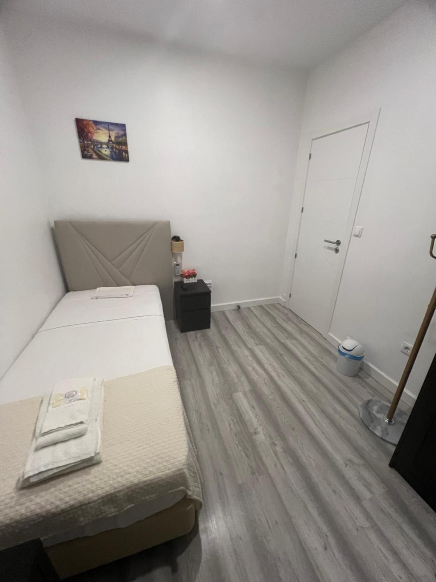 Sao Lazaro Bhuiyan Family Host Hotel ลิสบอน ภายนอก รูปภาพ