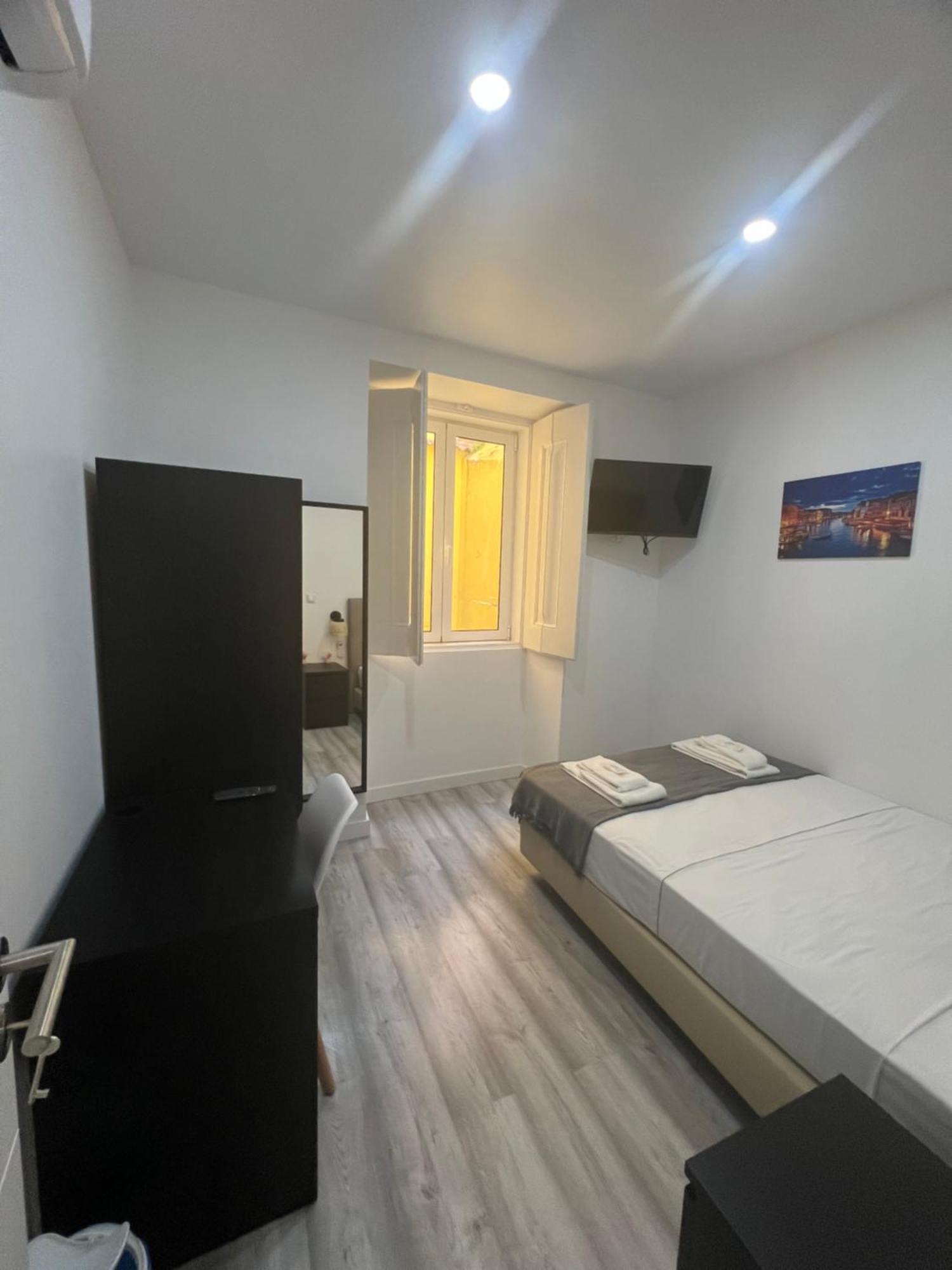 Sao Lazaro Bhuiyan Family Host Hotel ลิสบอน ภายนอก รูปภาพ