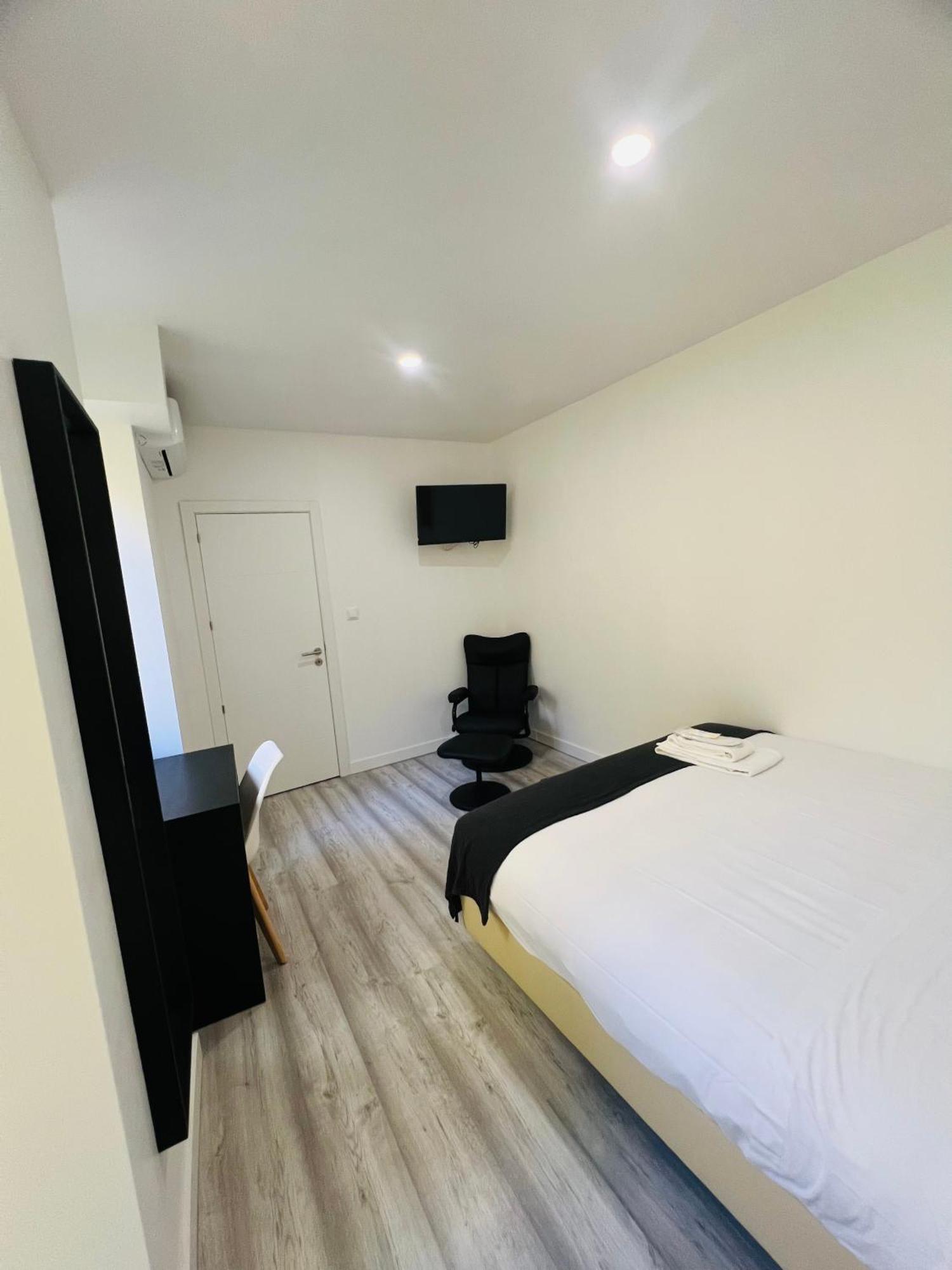 Sao Lazaro Bhuiyan Family Host Hotel ลิสบอน ภายนอก รูปภาพ
