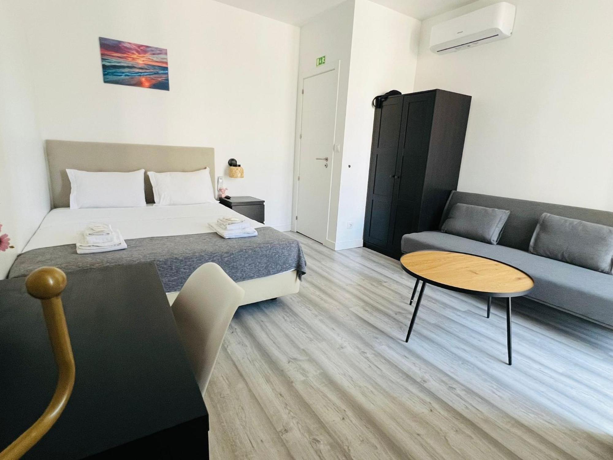 Sao Lazaro Bhuiyan Family Host Hotel ลิสบอน ภายนอก รูปภาพ