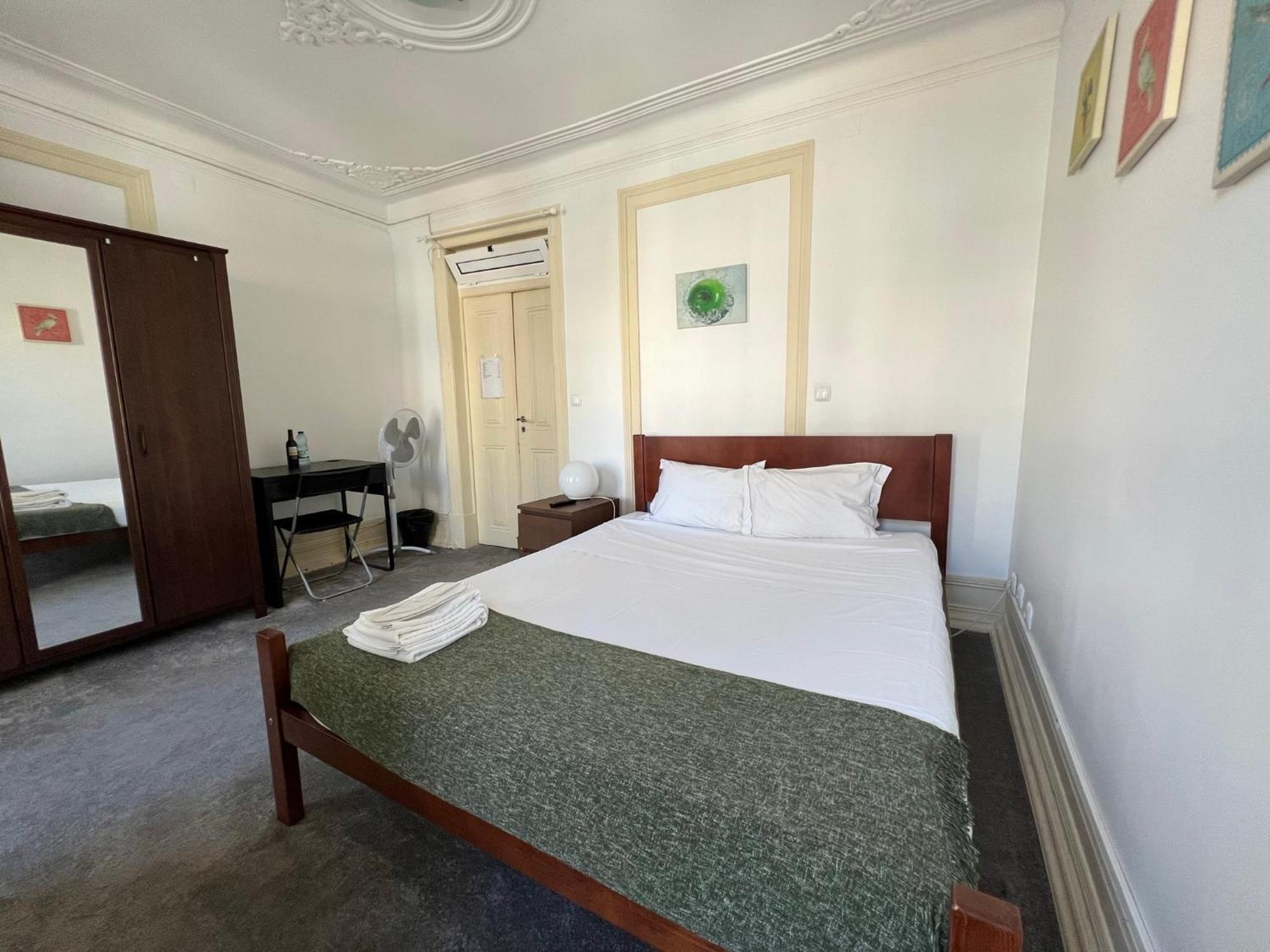 Sao Lazaro Bhuiyan Family Host Hotel ลิสบอน ภายนอก รูปภาพ