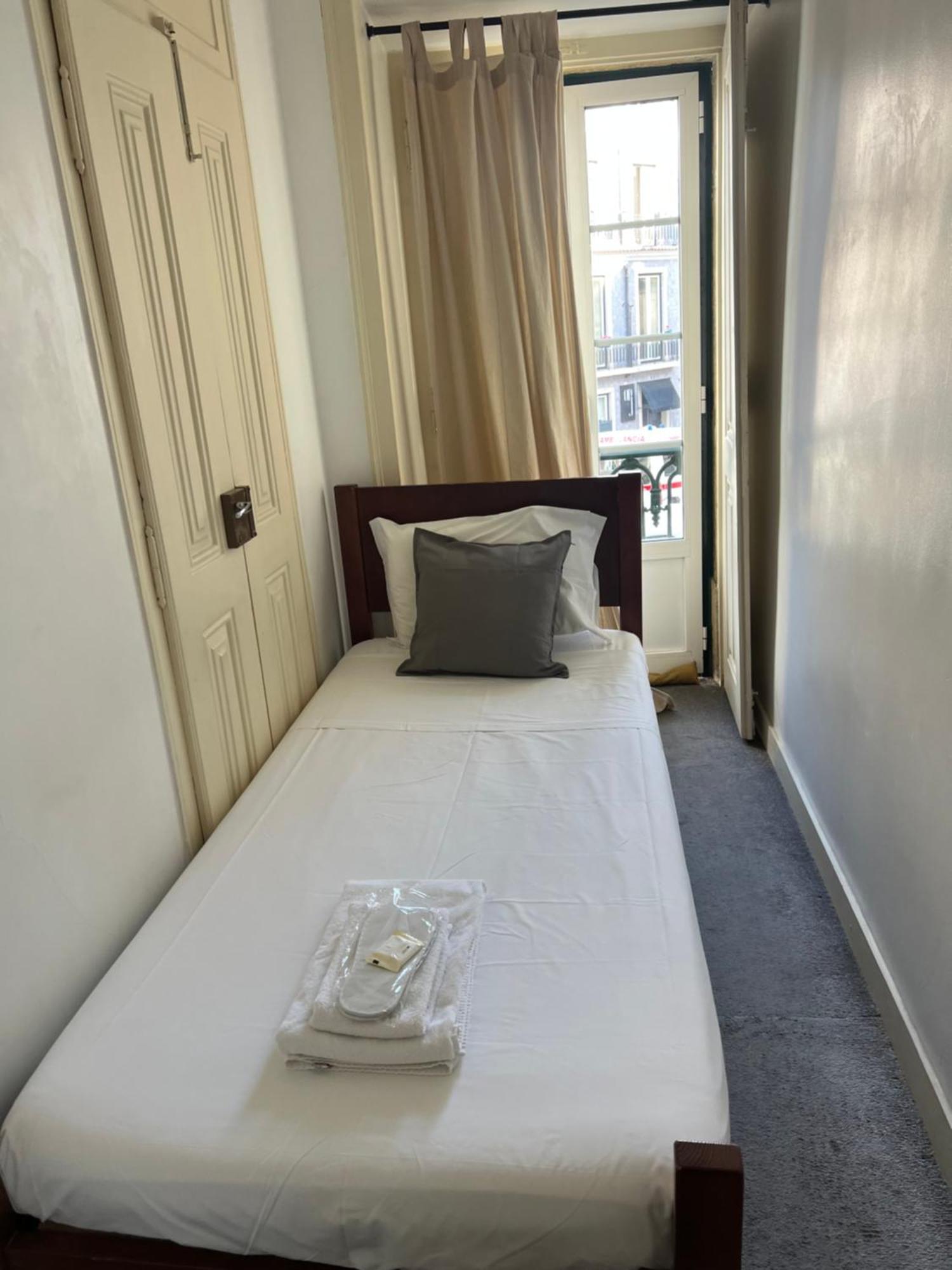 Sao Lazaro Bhuiyan Family Host Hotel ลิสบอน ภายนอก รูปภาพ