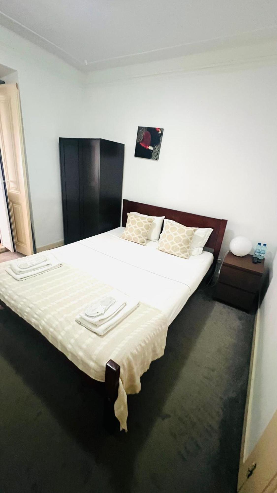 Sao Lazaro Bhuiyan Family Host Hotel ลิสบอน ภายนอก รูปภาพ